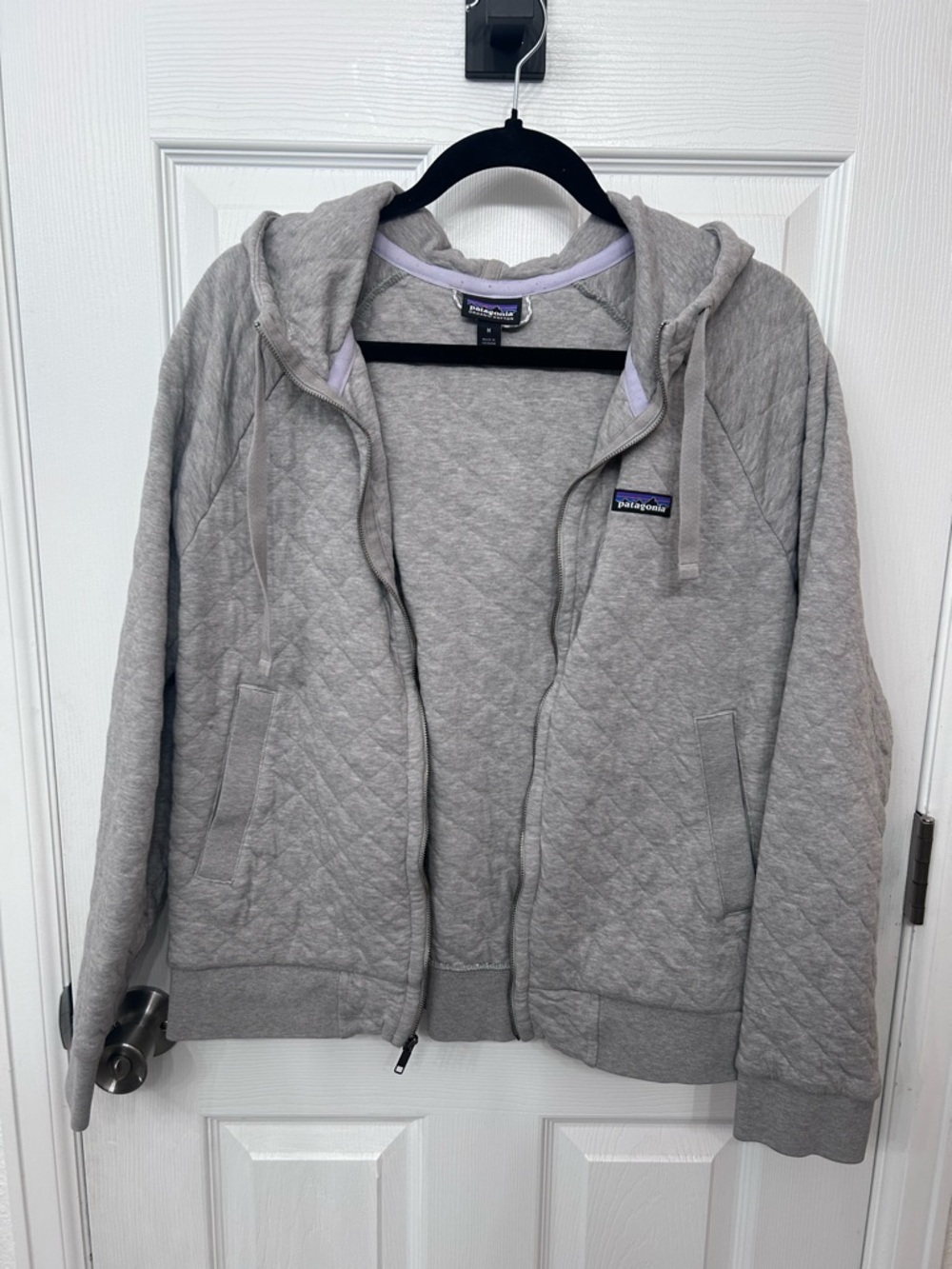 Patagonia women’s Gray organic cotton Quilted Hoodie Jacket size M